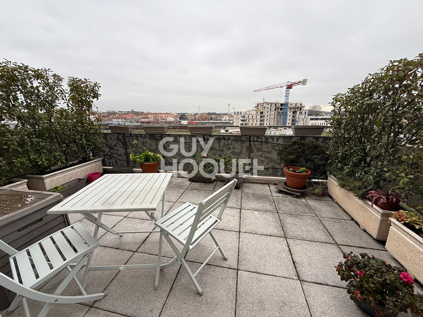 EXCLUSIVITE  - A vendre à Perpignan (66000) quartier ST ASSISCLE Appartement T3 Loué de 67 m² avec terrasse et garage