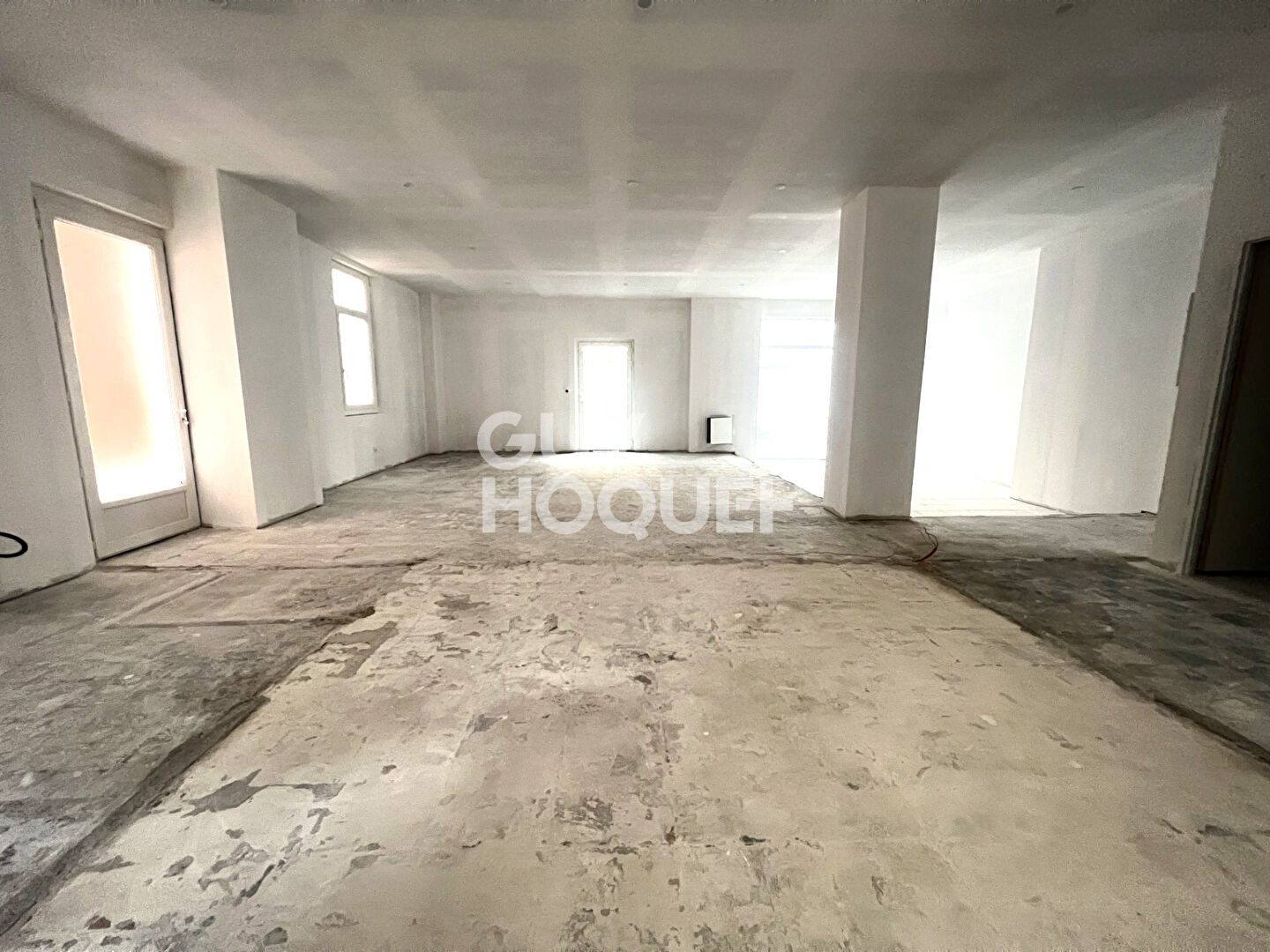 A vendre à PERPIGNAN (66000) Demeure bourgeoise 4 Faces et son Local Commercial