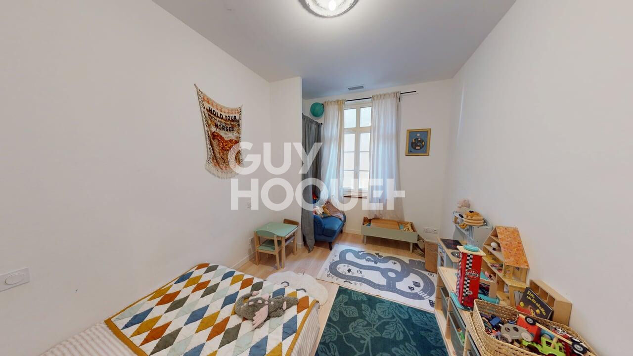 A vendre à PERPIGNAN (66000) Appartement, 5 pièces, 110 m² entièrement rénové.