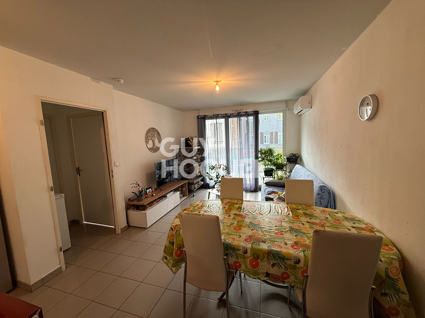GARE Appartement F2 avec terrasse et parking