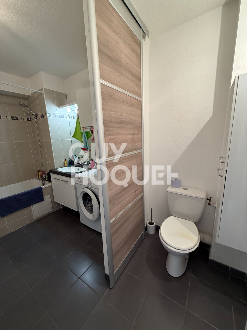 GARE Appartement F2 avec terrasse et parking