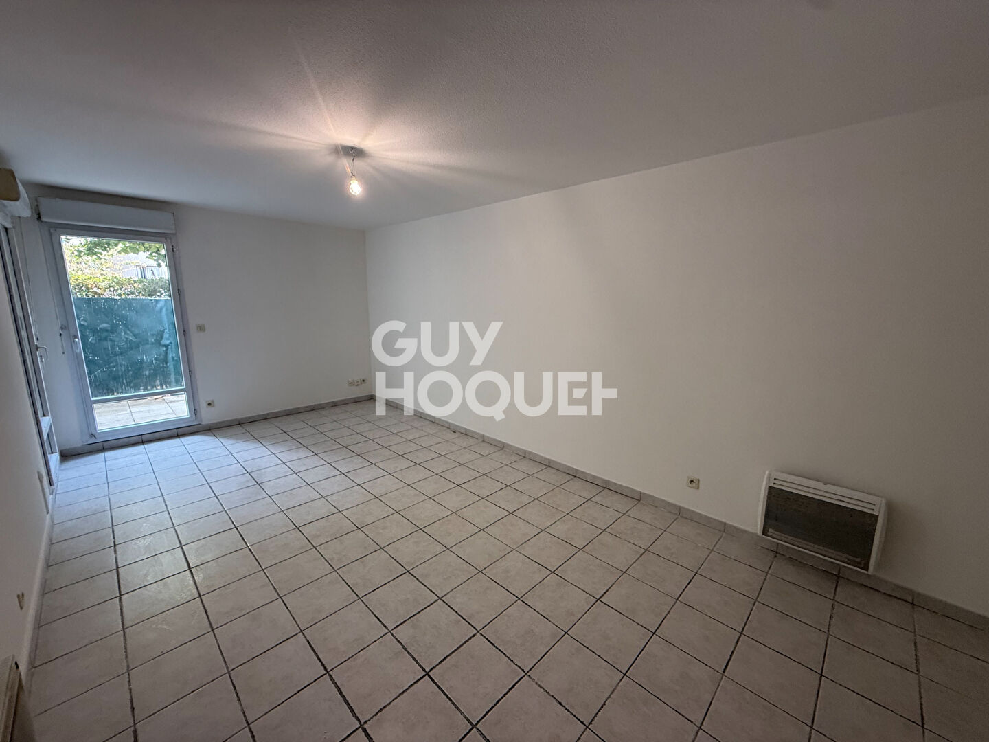 Appartement F2, 43 m² en rez-de-chaussée avec terrasse et parking, à vendre à PERPIGNAN, quartier Saint Martin
