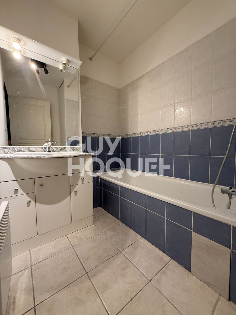 Appartement F2, 43 m² en rez-de-chaussée avec terrasse et parking, à vendre à PERPIGNAN, quartier Saint Martin