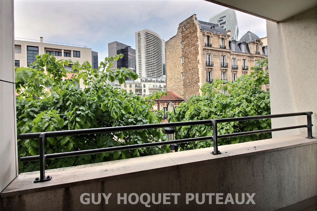 Appartement d'une surface habitable de 80,1 m² à vendre à PUTEAUX (92800).