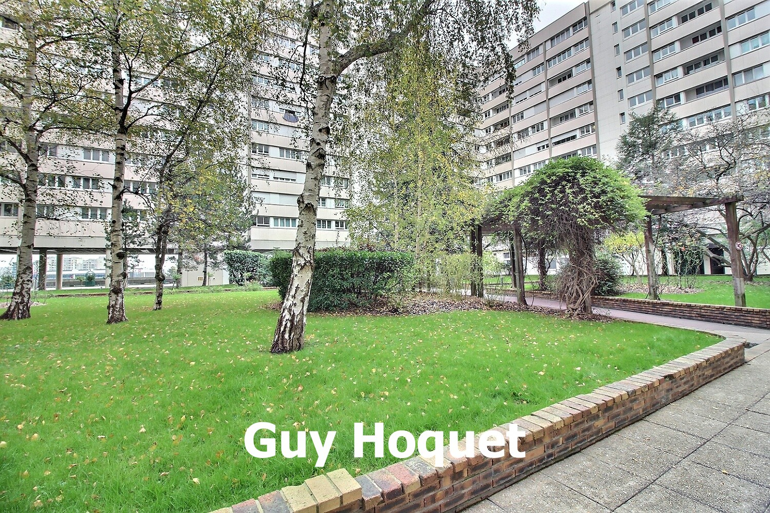 APPARTEMENT DE 103 m² - A VENDRE A PUTEAUX