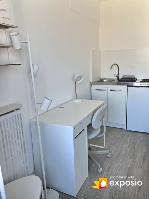 NOUVEAUTE - Beau studio meublé- 14.65 m²- VUE DEGAGEE Puteaux