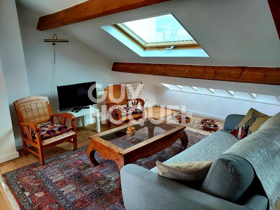 À VENDRE A PUTEAUX APPARTEMENT 2 PIECES avec VUE IMPRENABLE SUR LES TOITS