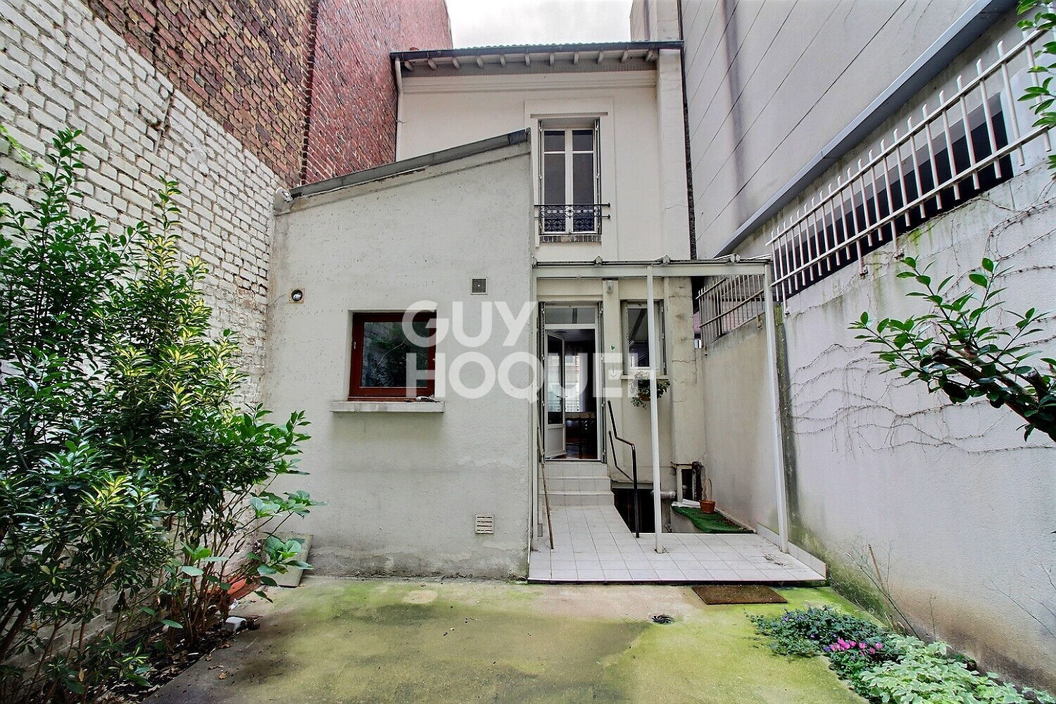 Charmante Maison à Vendre à Suresnes (touchant Puteaux) - Idéale pour un Projet de Rénovation !