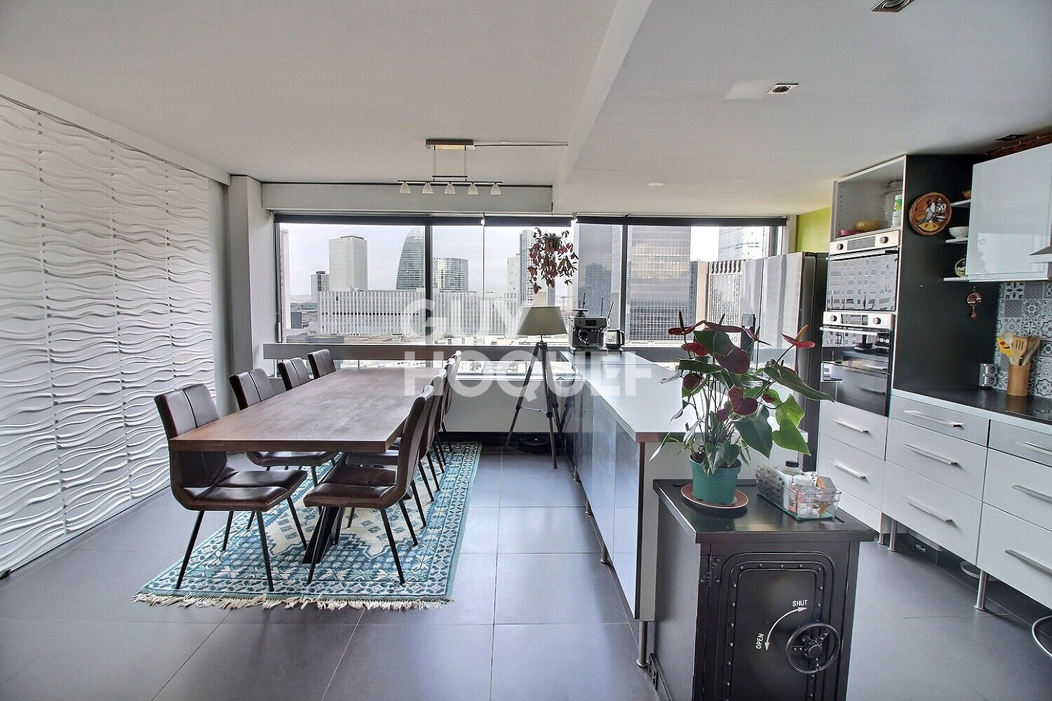À vendre ? Superbe 4 pièces avec vue panoramique sur La Défense