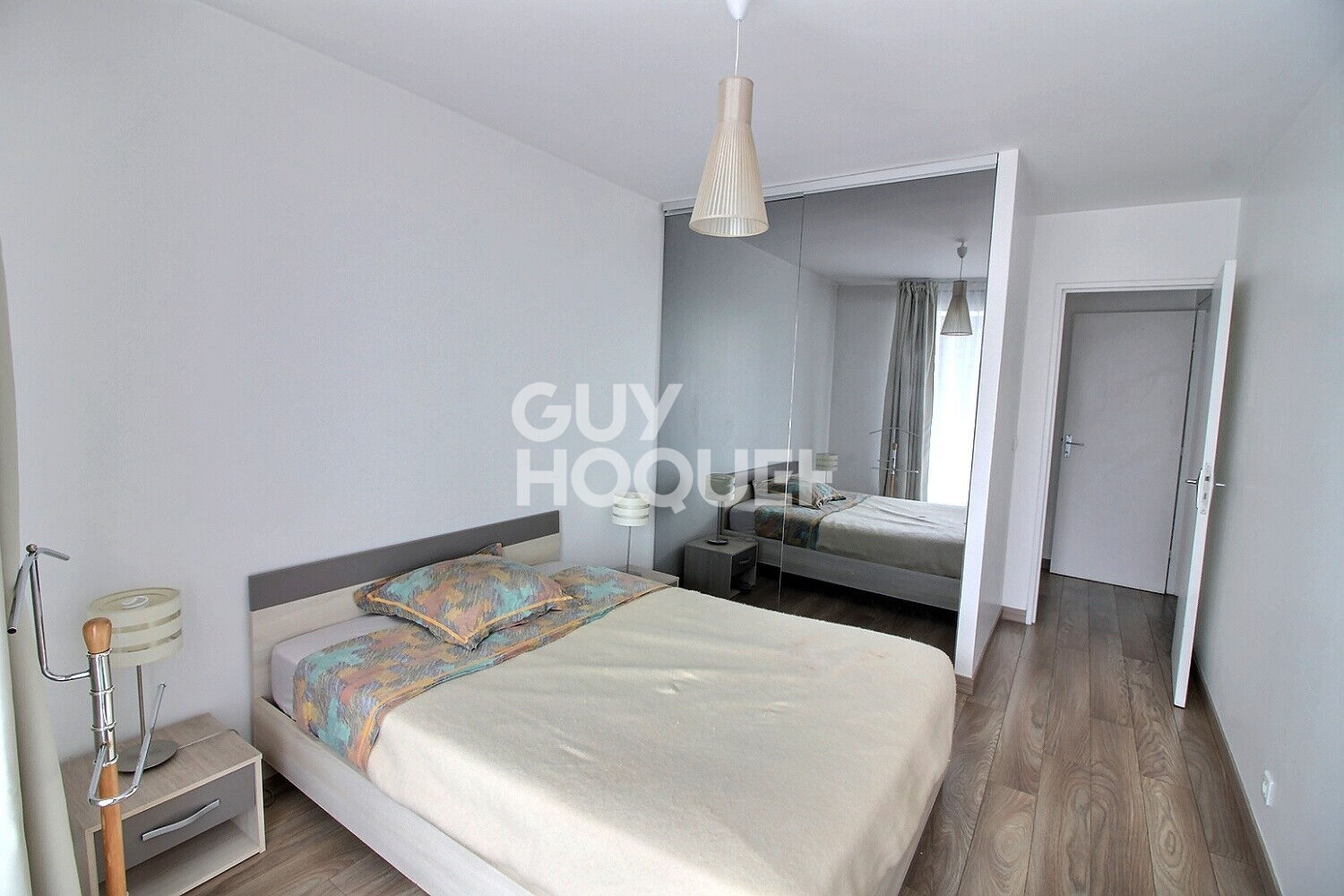 À vendre TOUR EVE : Appartement 2 pièces avec vue imprenable sur Puteaux ? vendu meublé