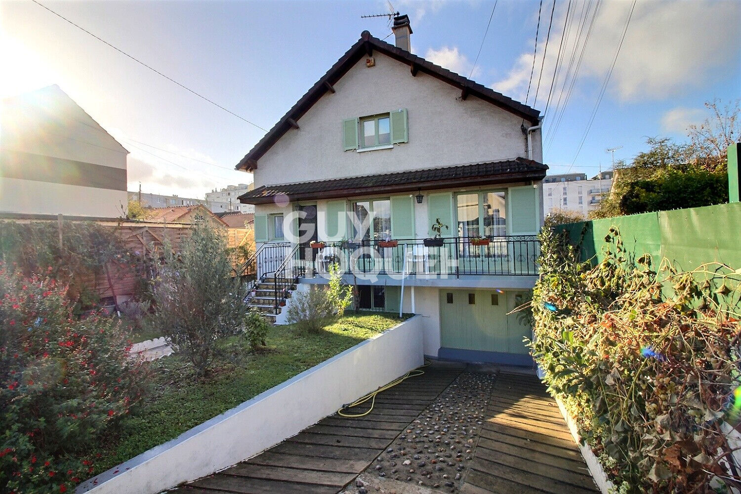 Maison spacieuse à vendre à Bezons - 5 pièces, jardin et garage