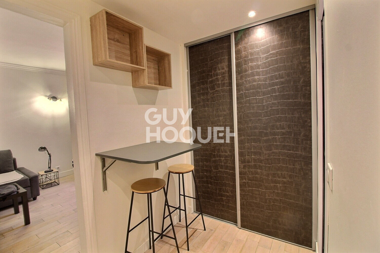 Nouveau- F1 Meublé- 23.79 m²- PUTEAUX-