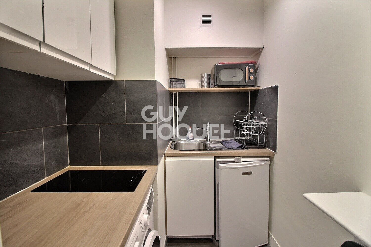 Nouveau- F1 Meublé- 23.79 m²- PUTEAUX-