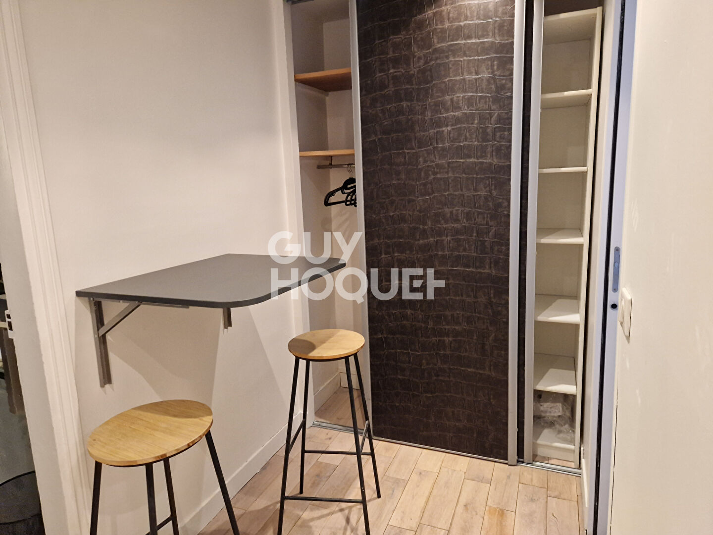 Nouveau- F1 Meublé- 23.79 m²- PUTEAUX-