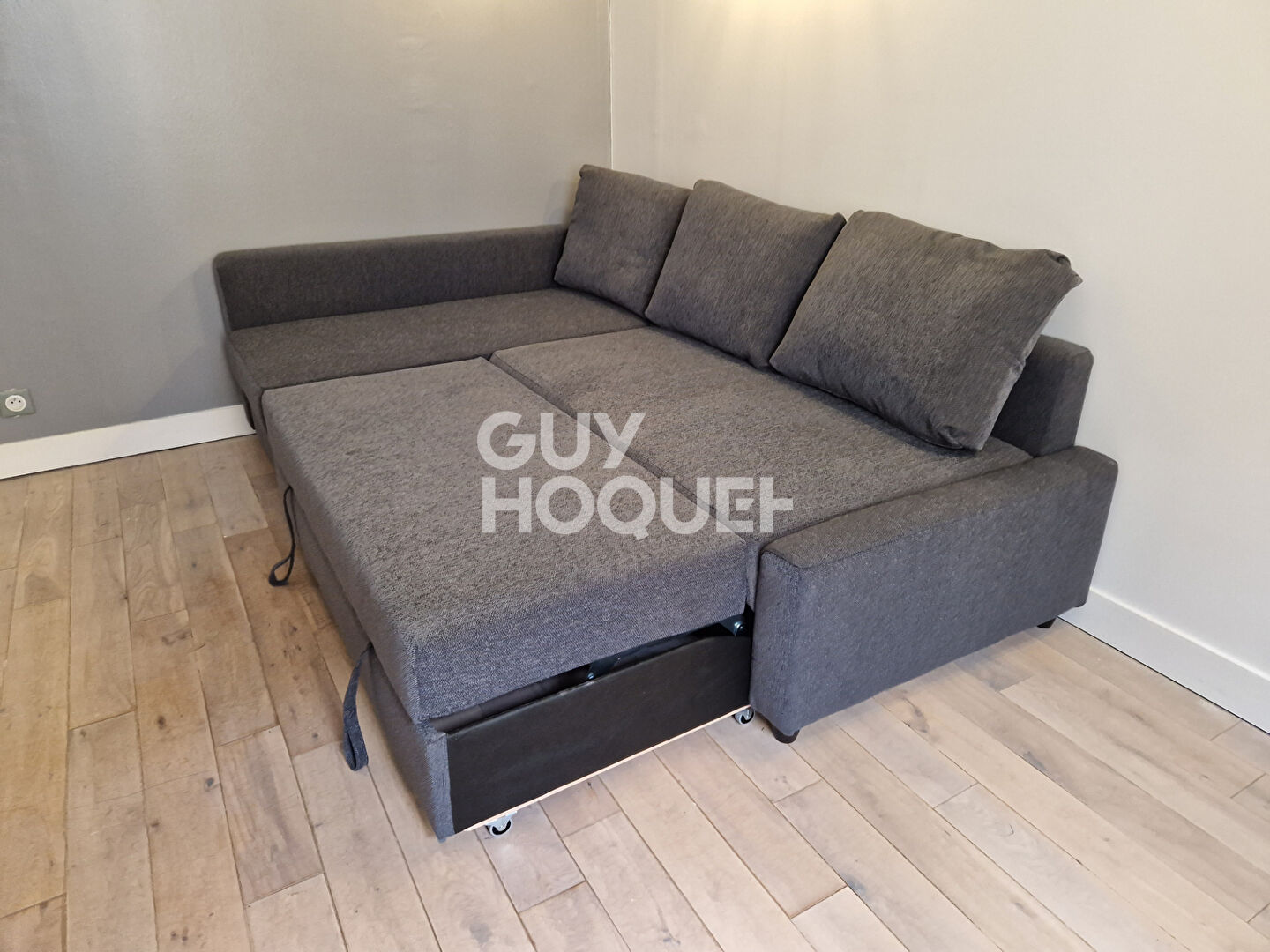 Nouveau- F1 Meublé- 23.79 m²- PUTEAUX-