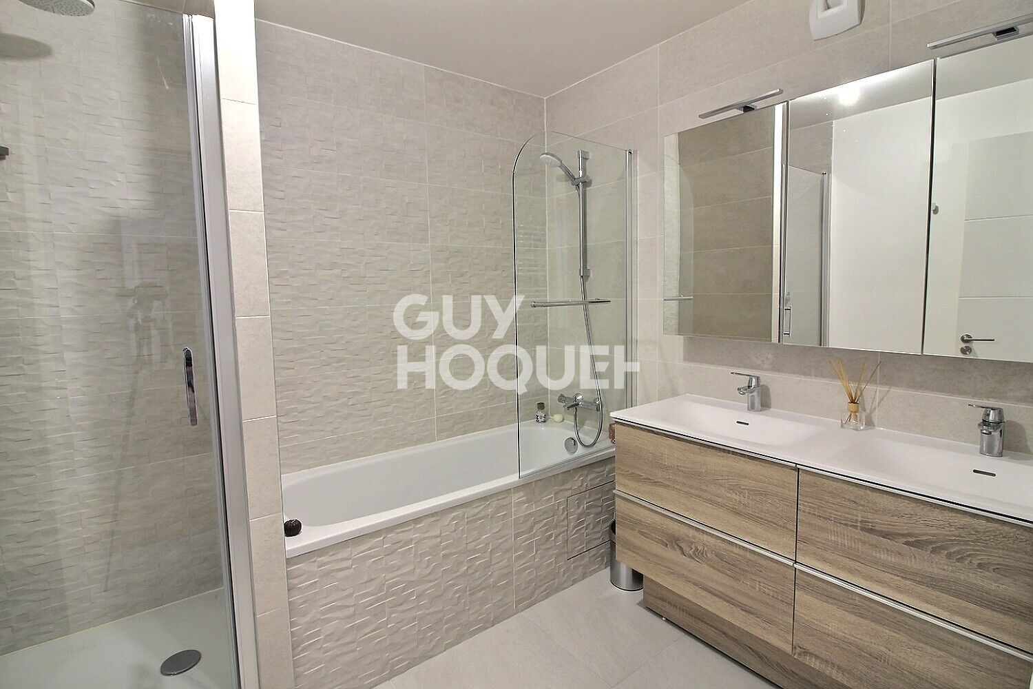 À vendre : Appartement d'exception à Puteaux - 4 pièces, 76.14 m² de 2025