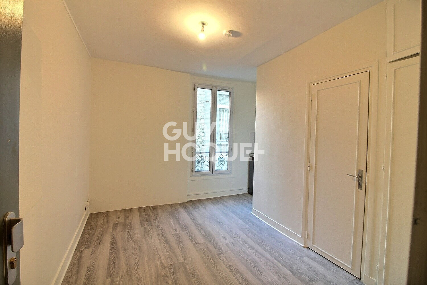 Studio de 14 m² rue nollet Paris 17ème