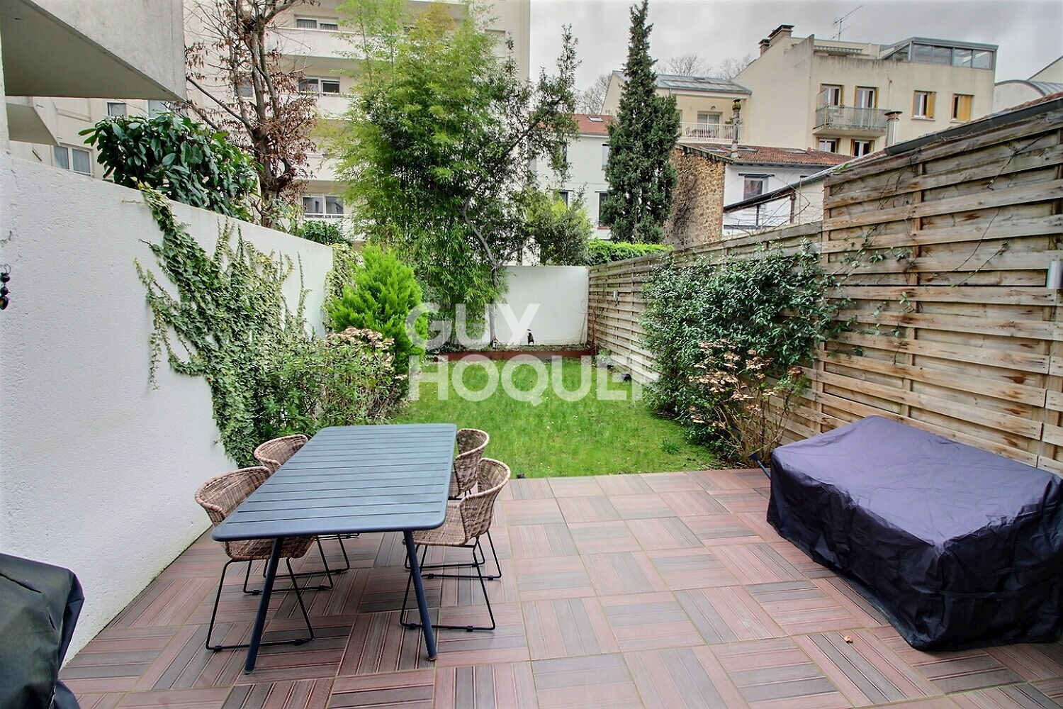 Maison d'Exception à Vendre à Puteaux - 6 Pièces, 4 Chambres, 1 350 000 