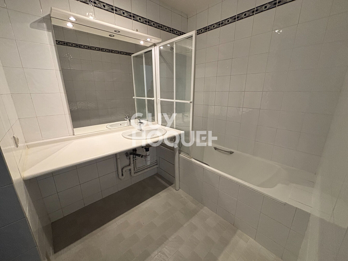 BELLE NOUVEAUTE- F3-  63.96m² -RUE DE LA REPUBLIQUE- SURESNES