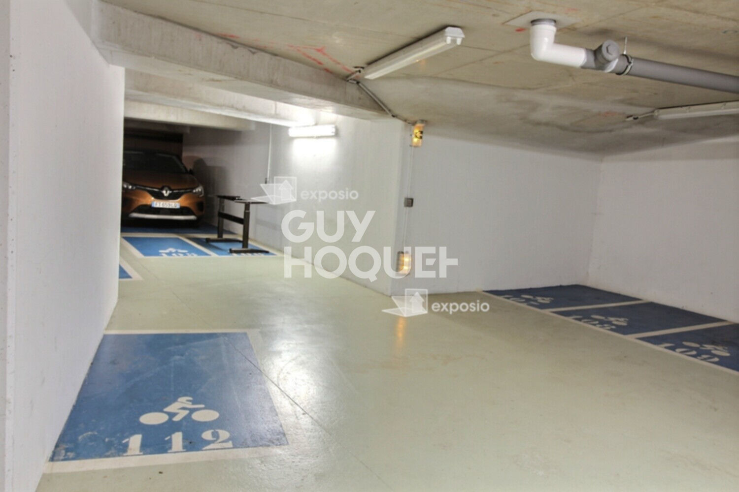 8 Emplacements motos