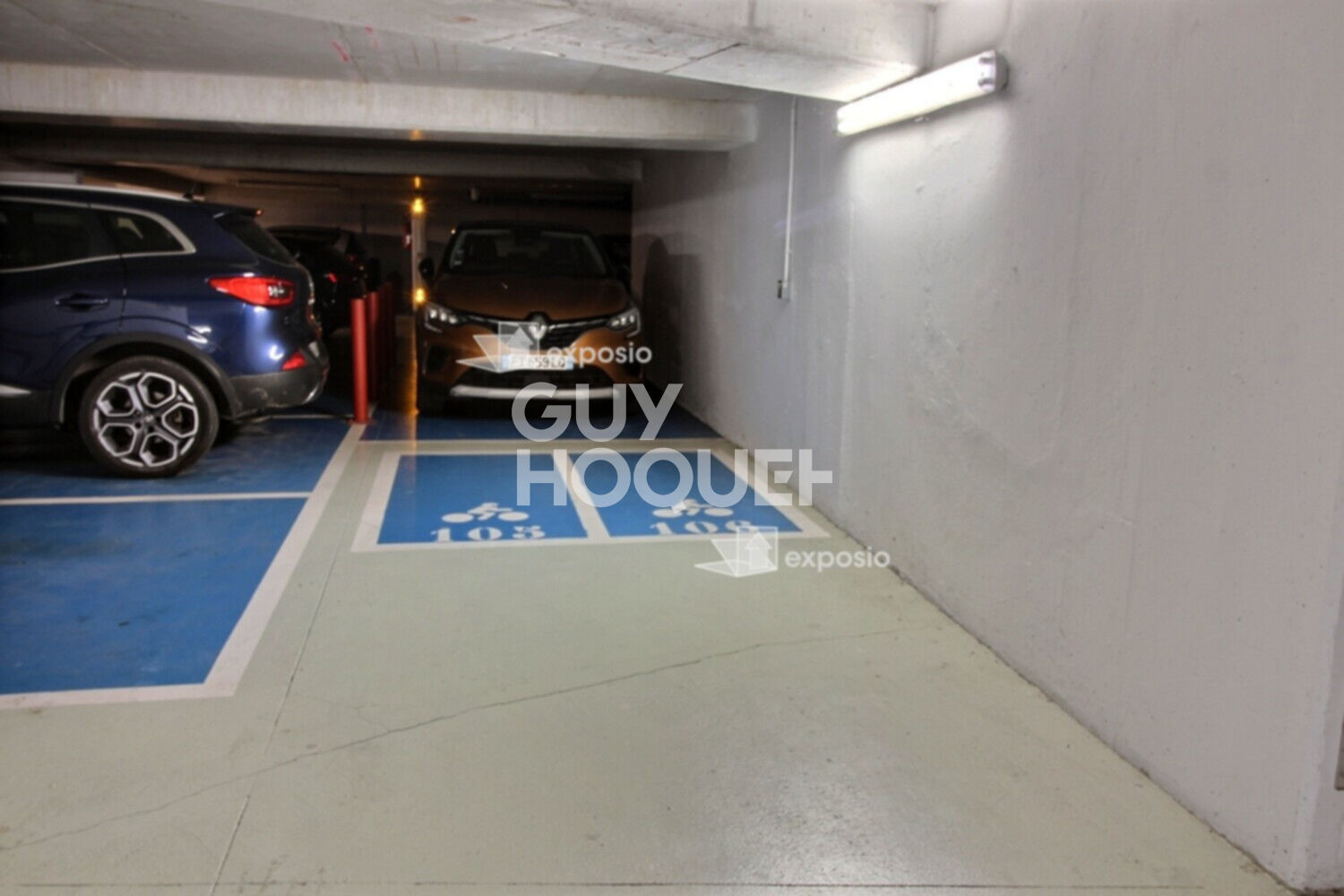 8 Emplacements motos