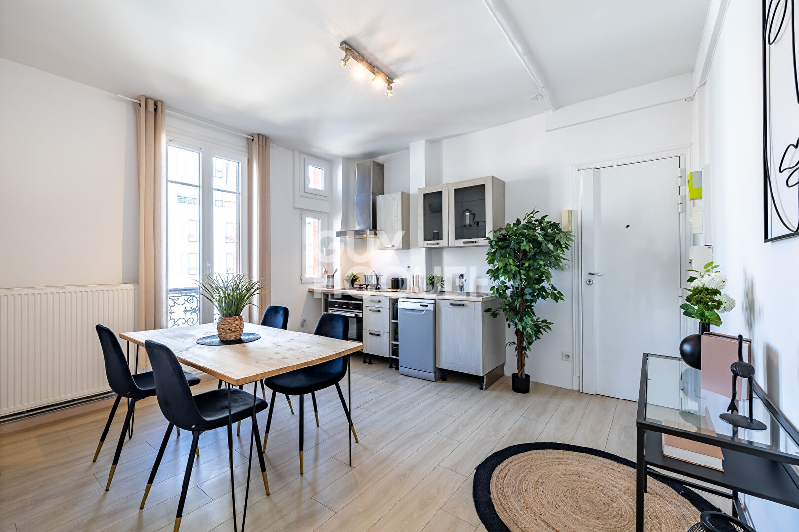 Appartement d'Exception à Puteaux - Élégance et Confort au 3ème Étage