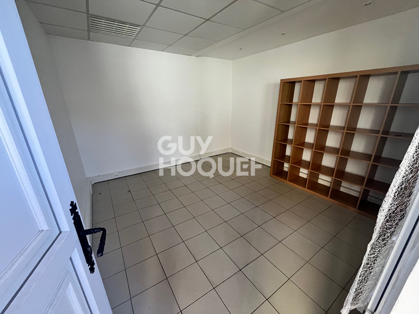 NOUVEAU - LOCAL COMMERCIAL NANTERRE- 17 m²