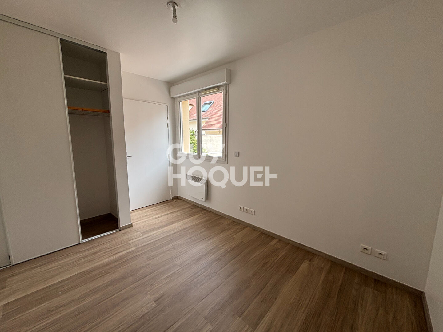 NOUVEAUTE- F2 EN REZ DE JARDIN - 44. 91 m² Nanterre Limite Puteaux