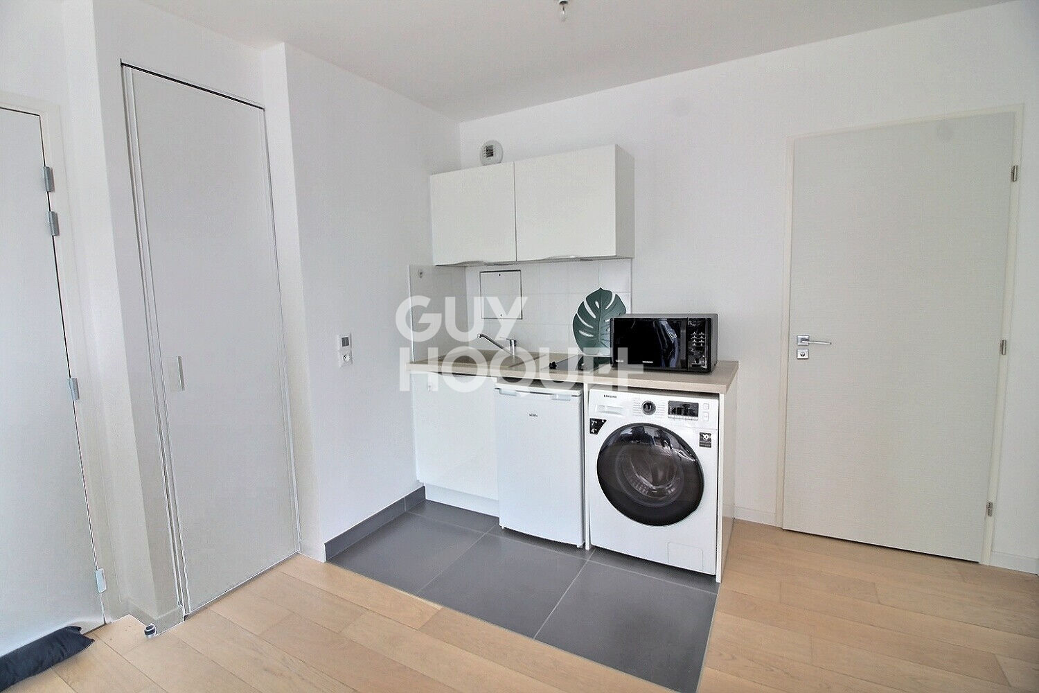 Appartement 1 pièce nen dernier étage à vendre à Puteaux - Grand standing, calme et sans vis-à-vis