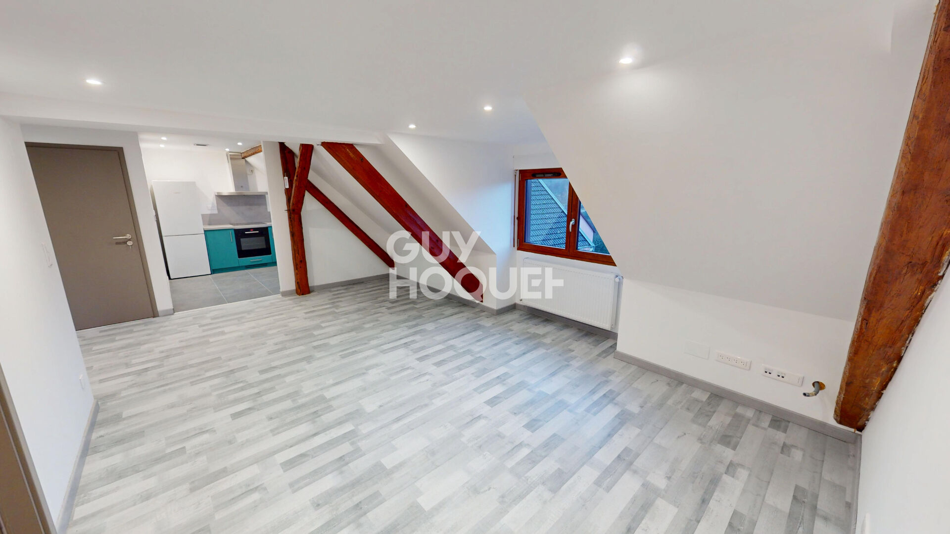 SAINT MAURICE: appartement rénové 3 pièces en location