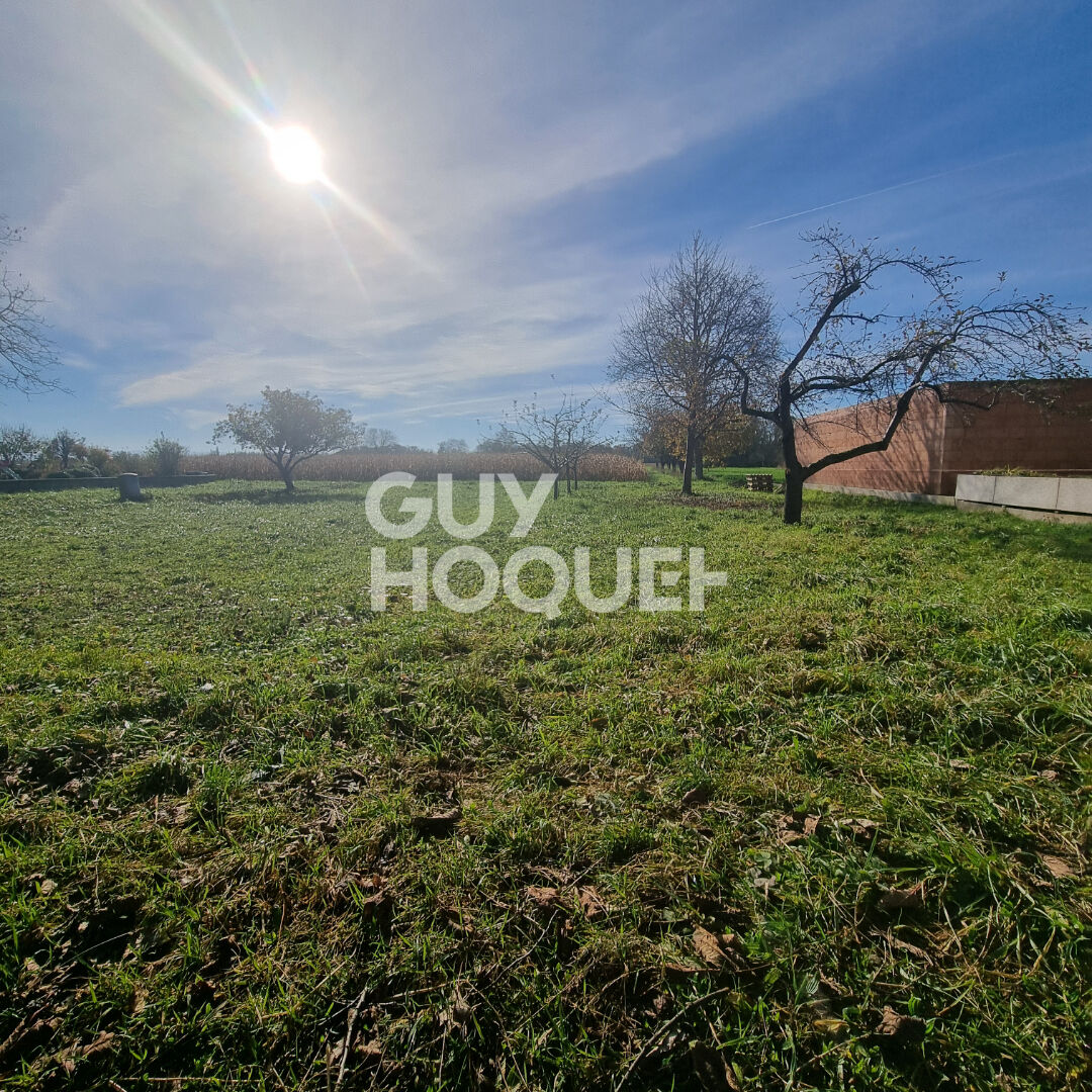 Terrain constructible SAASENHEIM libre d'architecte 5,23 ares.