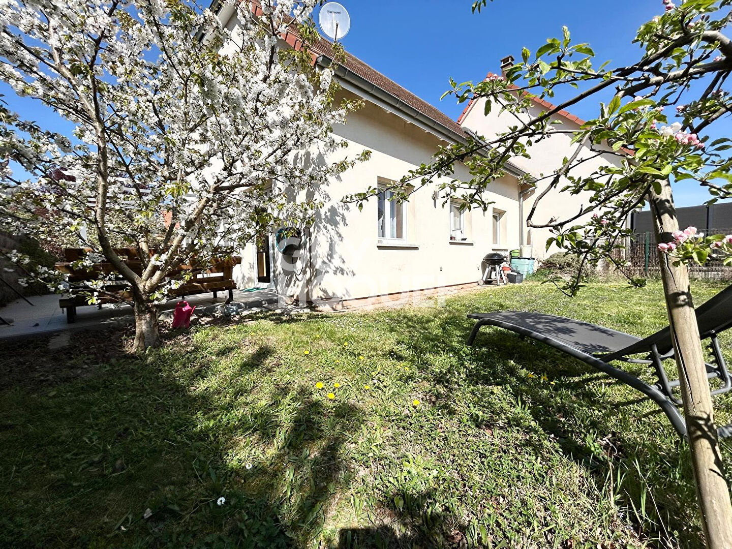 Maison 4 chambres avec beau jardin
