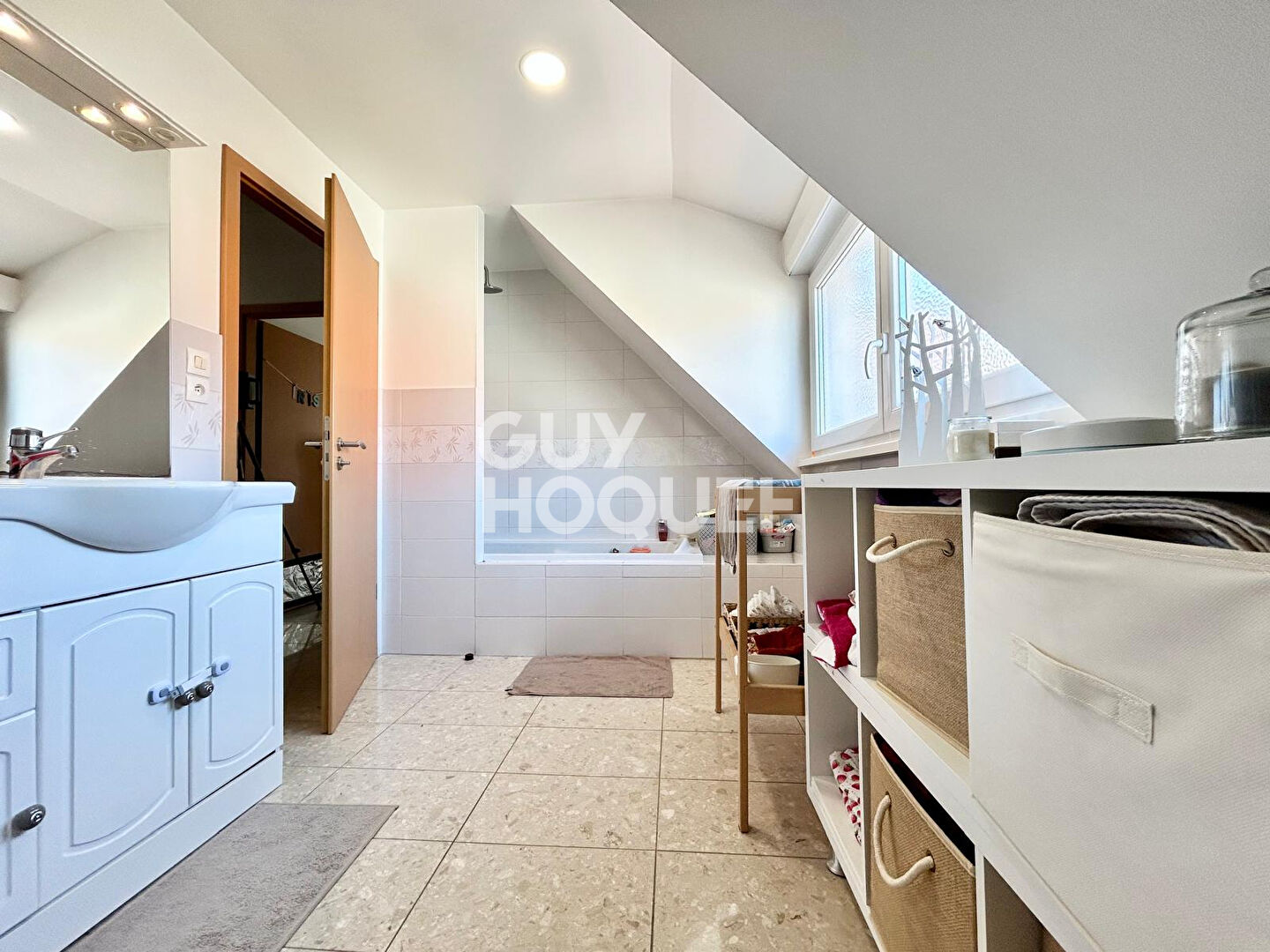 Maison 4 chambres avec beau jardin