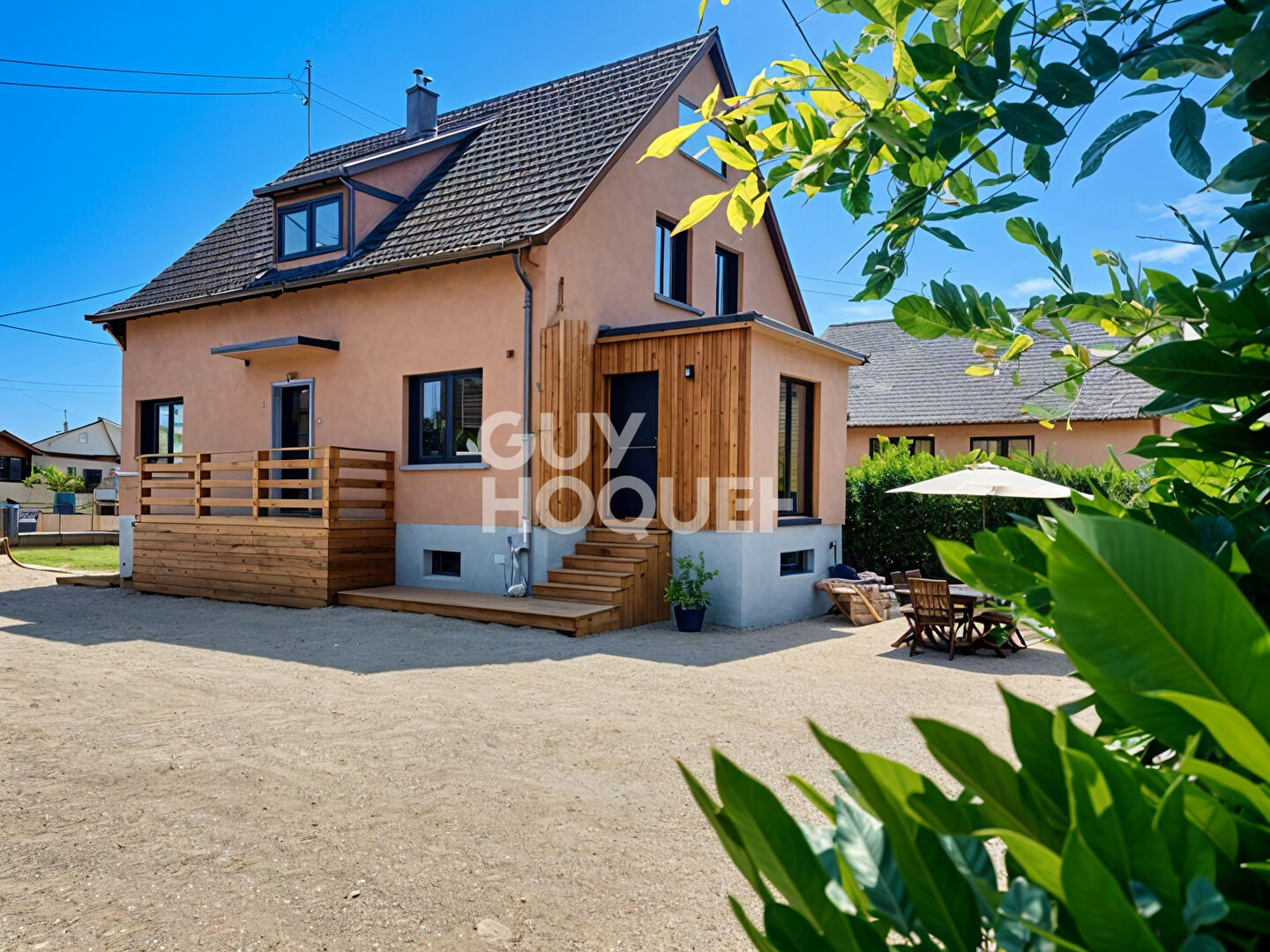 A saisir Belle Maison  entièrement rénovée de 213m2, 4 chambres sur terrain de 1336 m2 