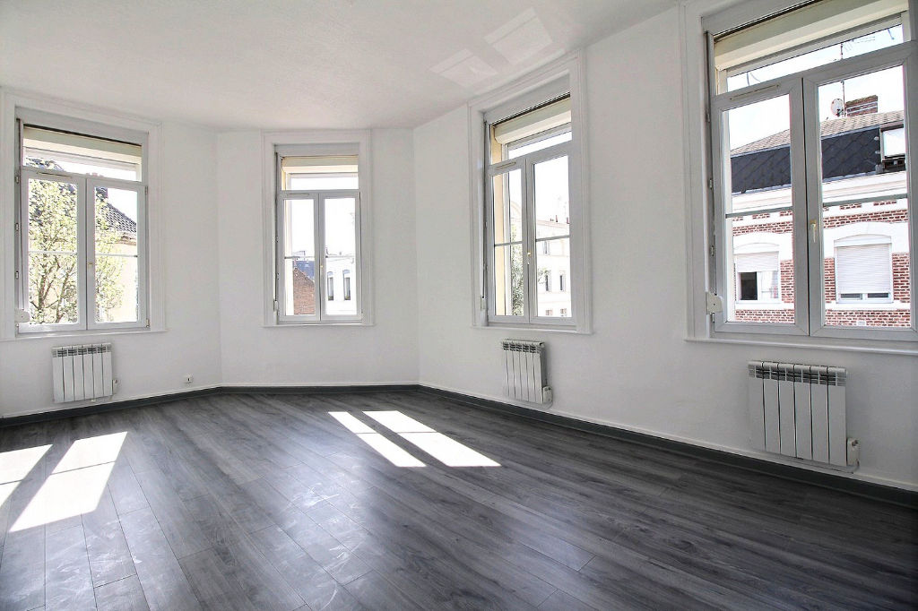 Appartement  lumineux 4 pièces  à louer dans le centre de DOUAI (59500).