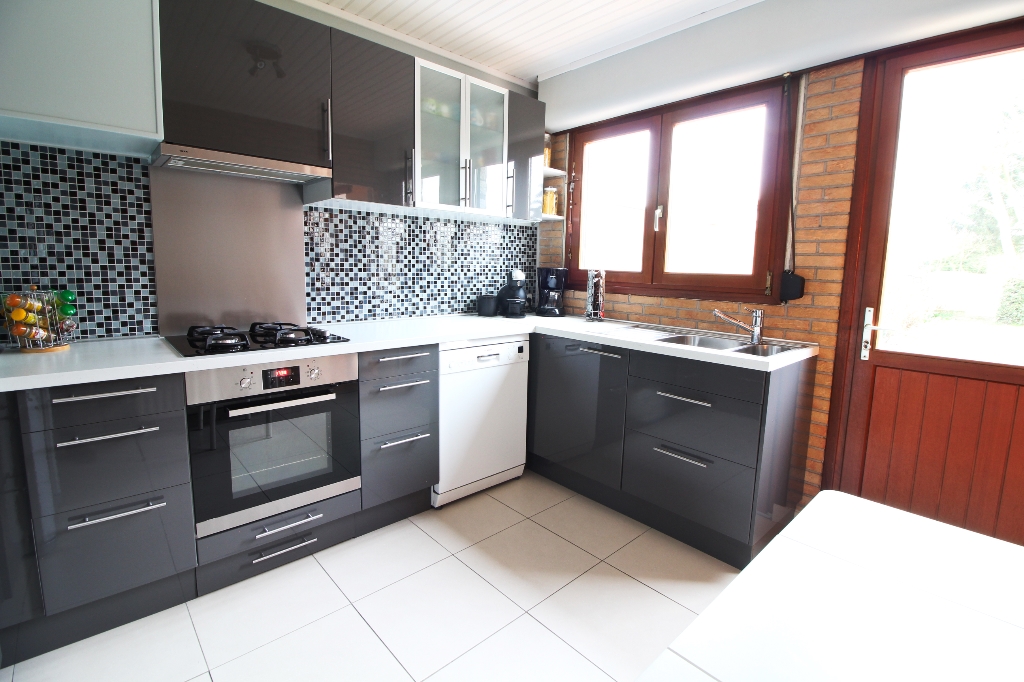 À vendre à ROEULX (59172), maison de 90 m².