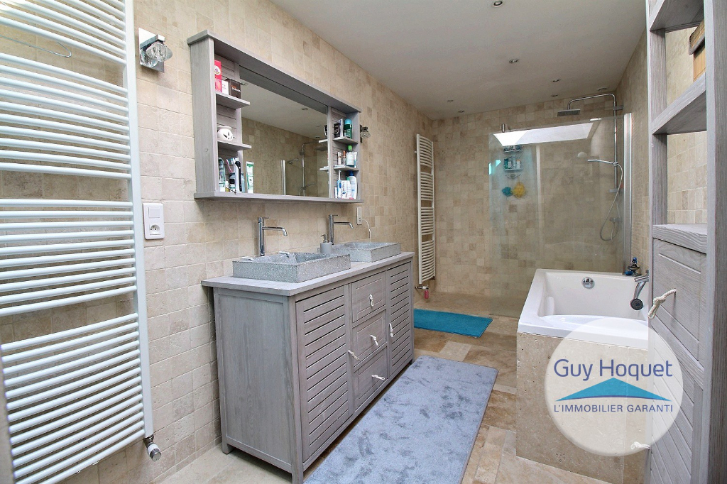 À vendre à BREBIERES (62117), maison d'une surface habitable de 148,53 m².