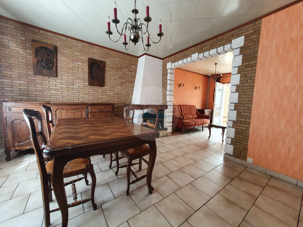 Vente : maison 5 pièces (105 m²) à AUBERCHICOURT