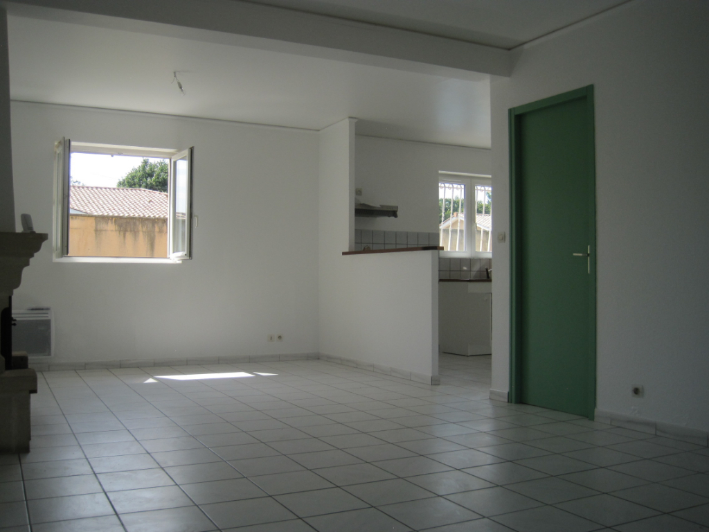 Maison de 5 pièces à louer à PREIGNAC (33210).