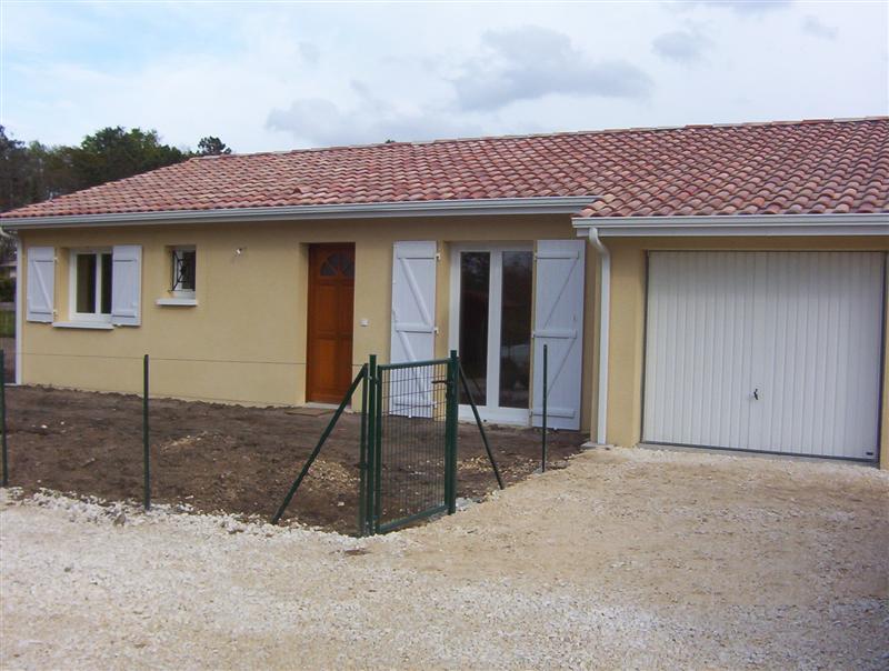 Maison T4 (85 m²) en location à SAINT SELVE