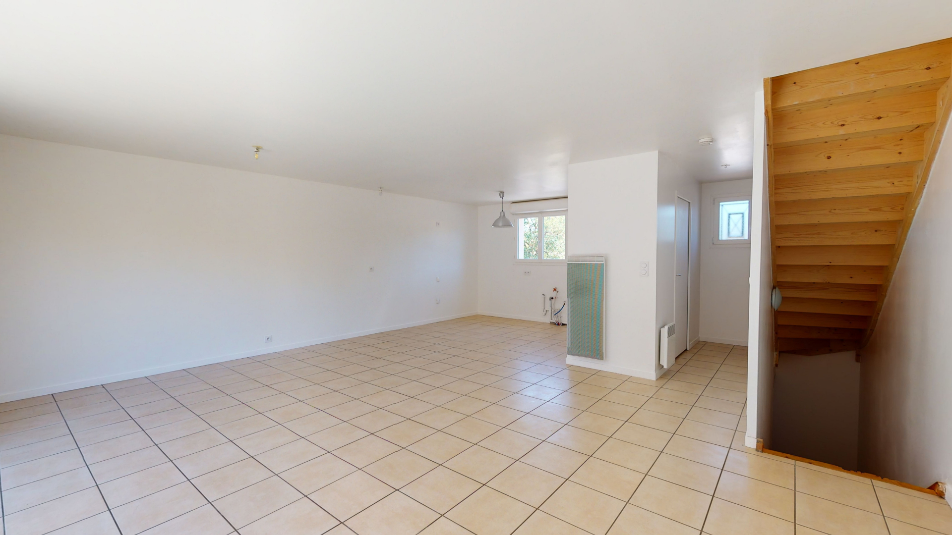 Maison de bourg  4 pièces  avec jardinet CABANAC ET VILLAGRAINS