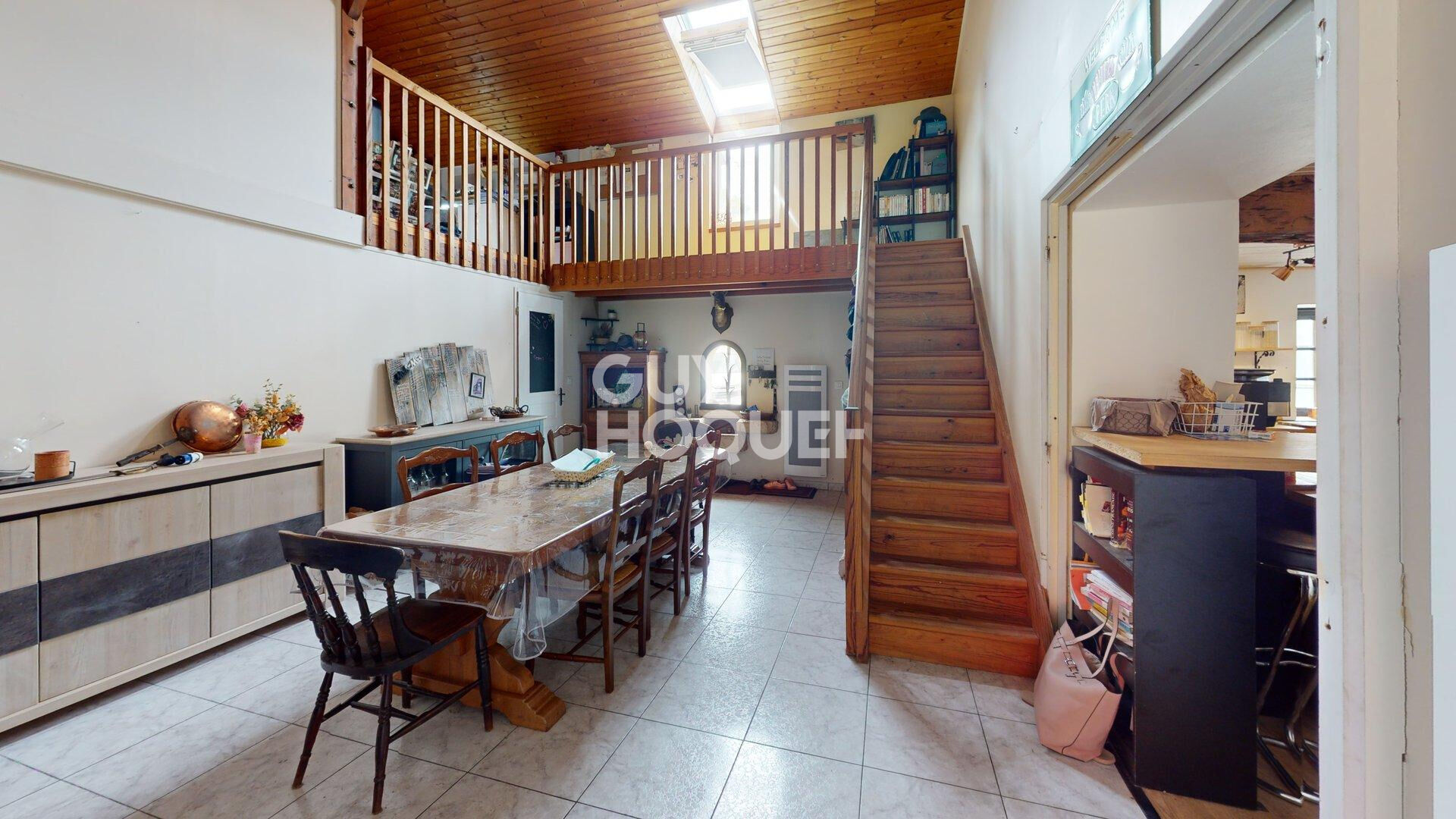 Maison - garage - grand jardin