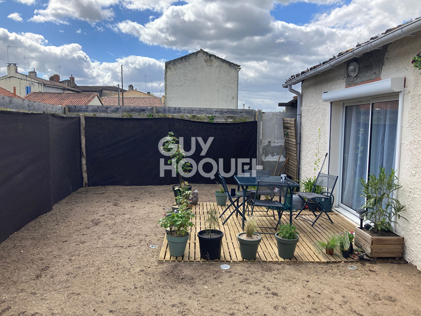 Ensemble immobilier rénové , 3 logements loués