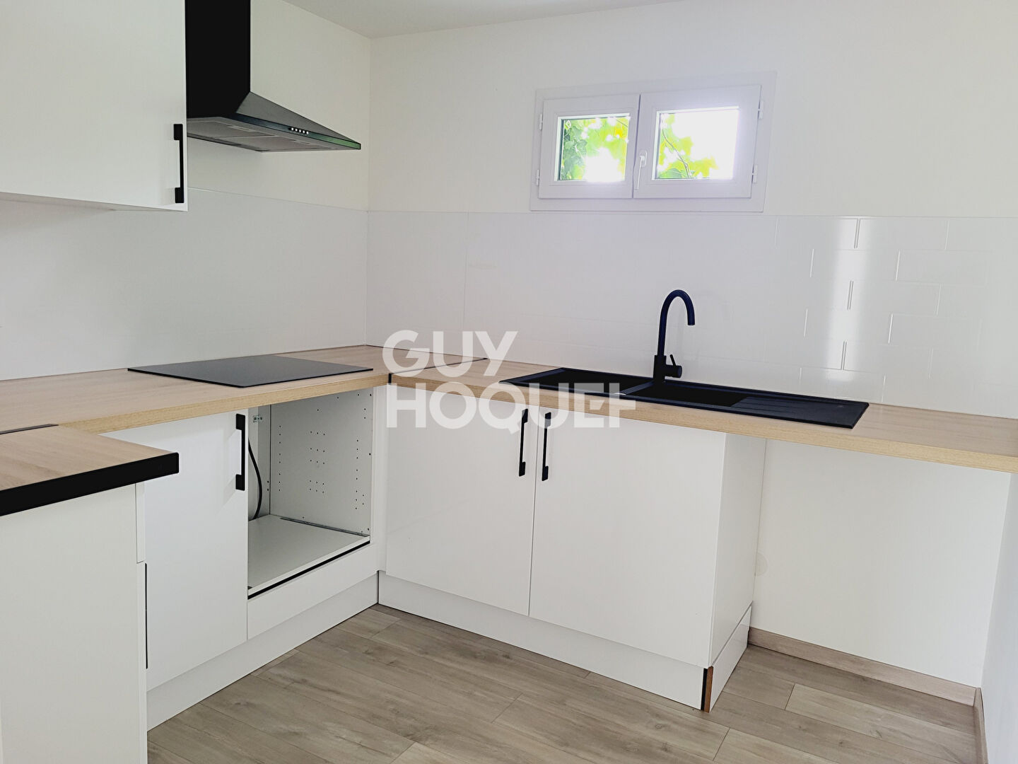 Ensemble immobilier rénové , 3 logements loués