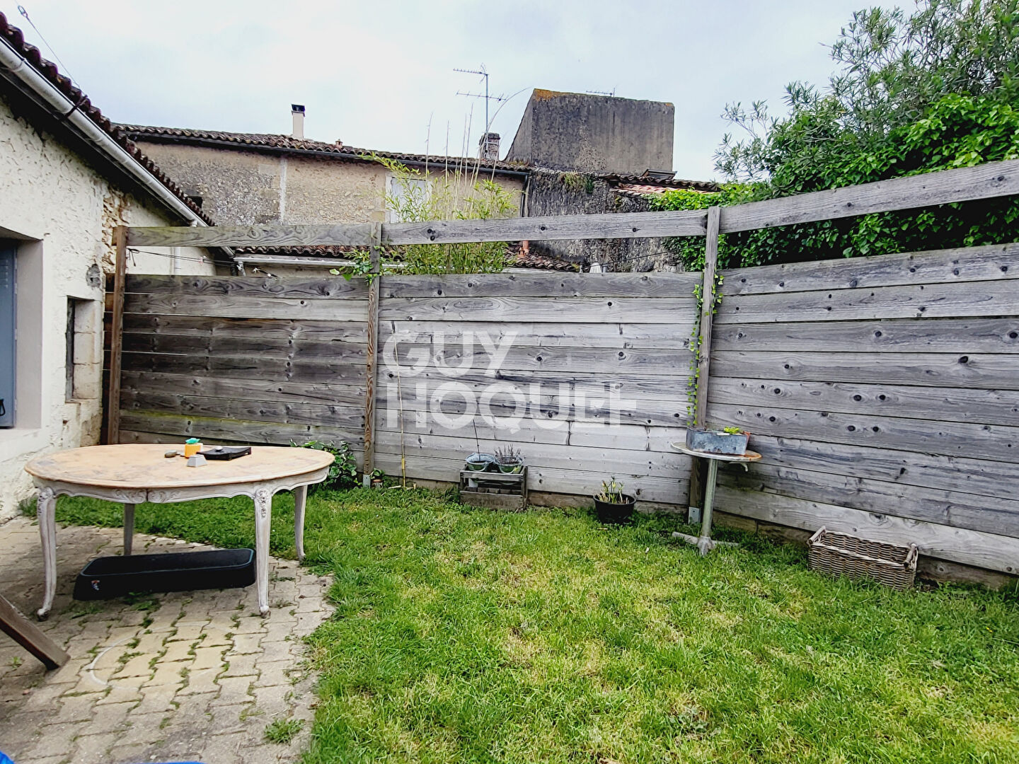 Ensemble immobilier rénové , 3 logements loués