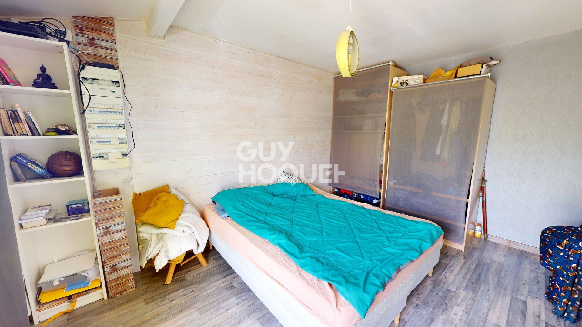 Plain pied, 4 chambres, piscine, au calme