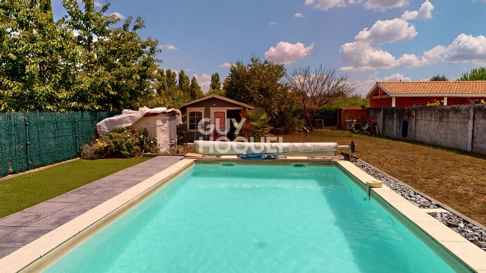 Plain pied, 4 chambres, piscine, au calme