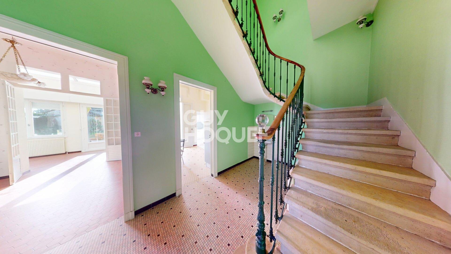 Maison bourgeoise de 200m2, avec dépendance et jardin