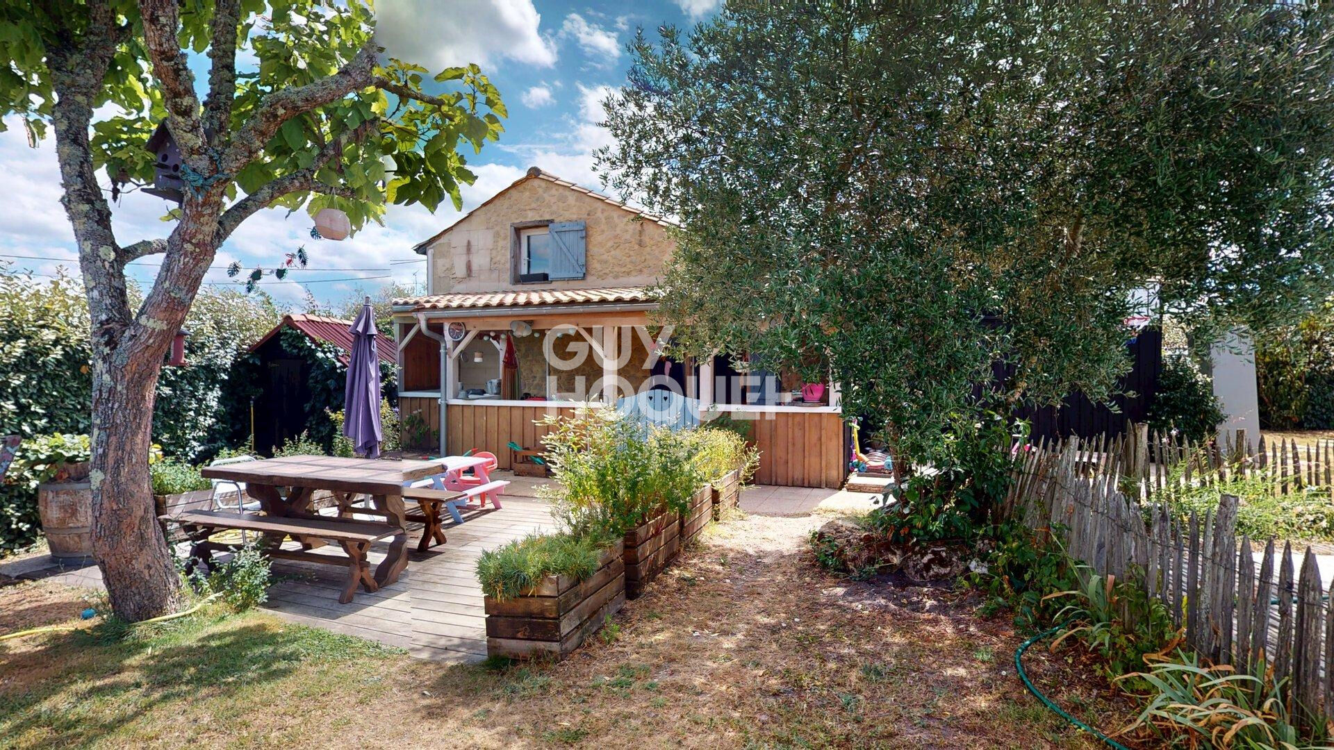 Maison en pierre, piscine, garage