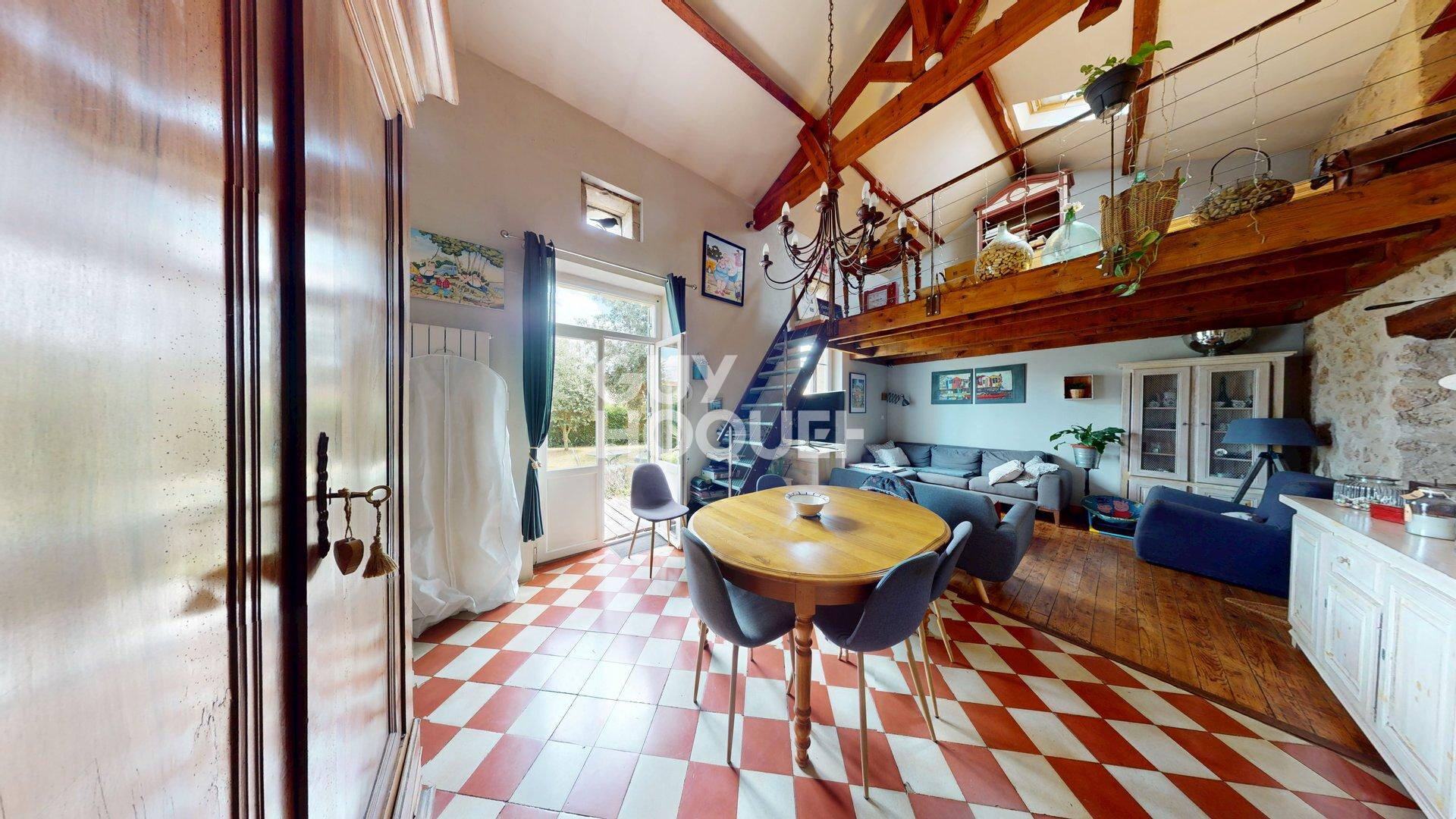 Maison en pierre, piscine, garage